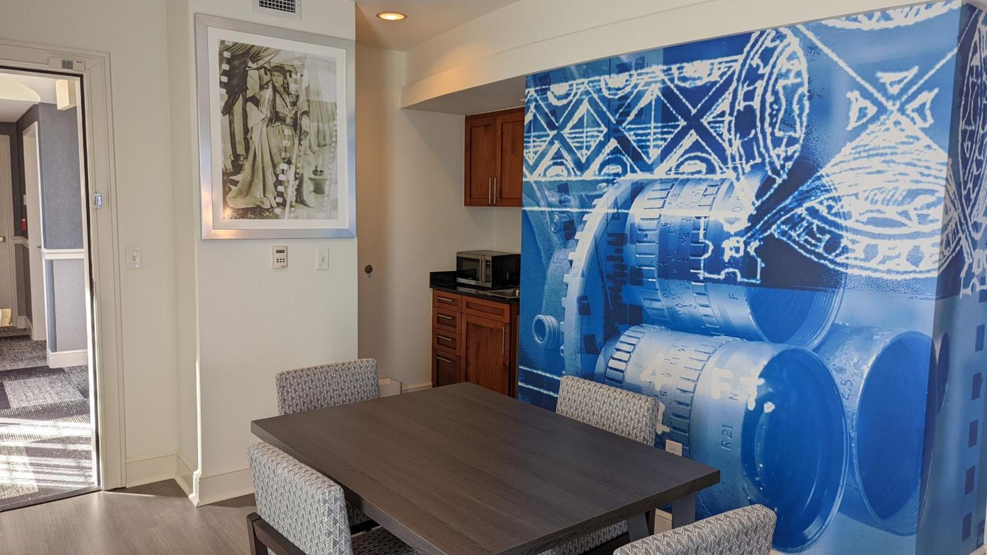 Hotel Indigo Jacksonville-Deerwood Park By Ihg Oda fotoğraf